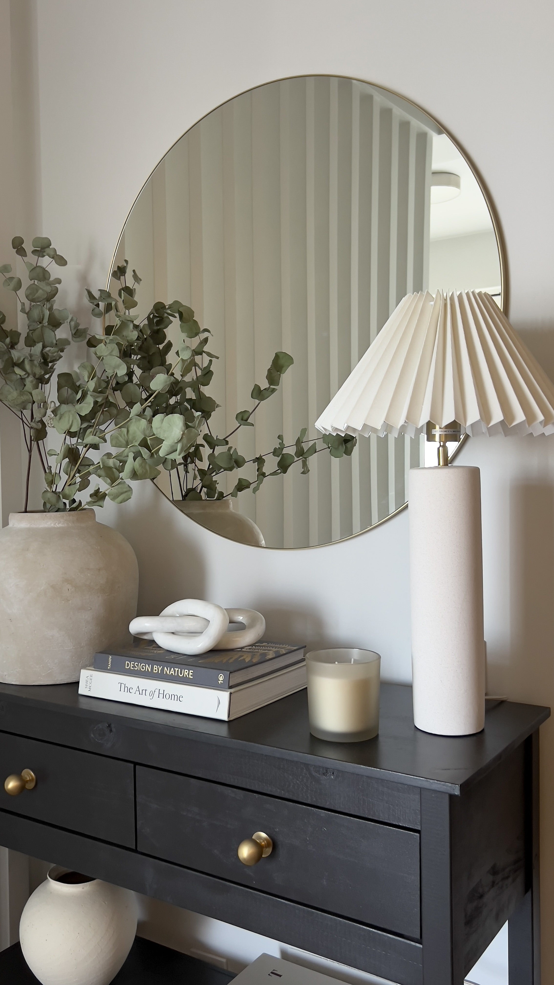 Studio Sakaia — console vignette